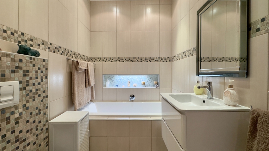 3 Bedroom Property for Sale in Strand South Western Cape